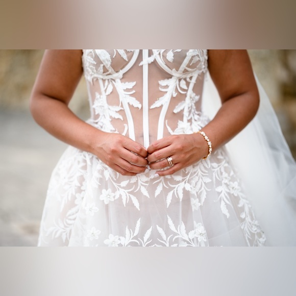 Berta wedding dress - Picture 3 of 7